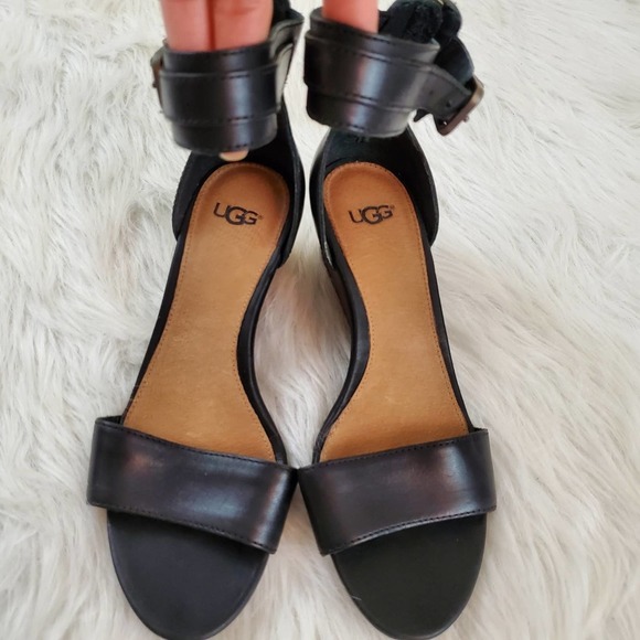 UGG Sz 7 Char Strap Wedge Sandals - Fit Small - Picture 9 of 9